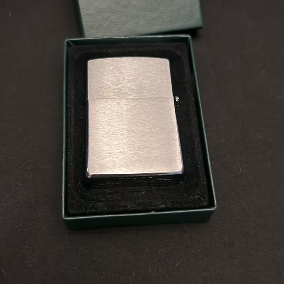 RARE - 1998 Zippo 50 Year Commemorative 1947 Parade Car Lighter. - Picture 2 of 5